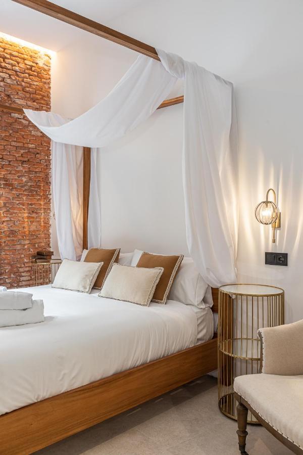 Queens House Chueca Madrid Bagian luar foto