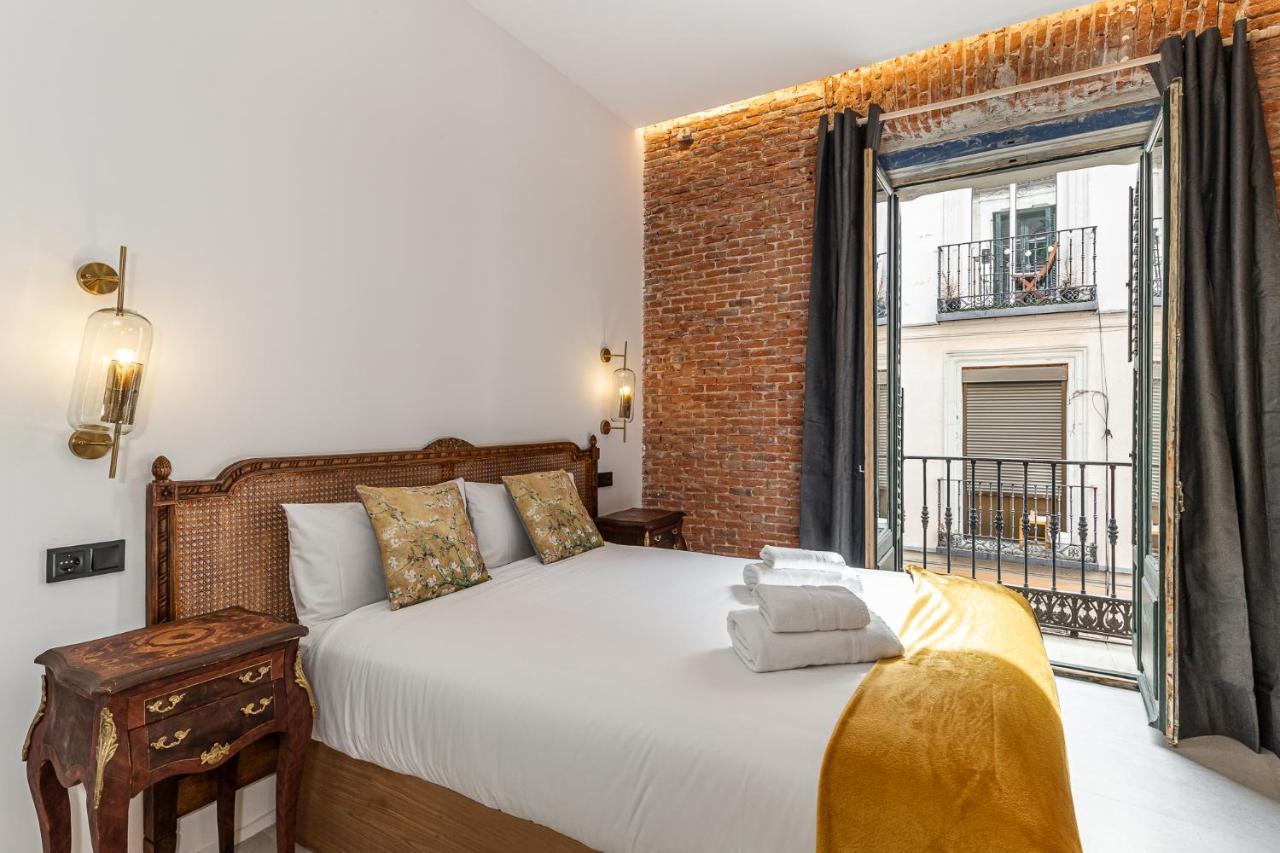 Queens House Chueca Madrid Bagian luar foto