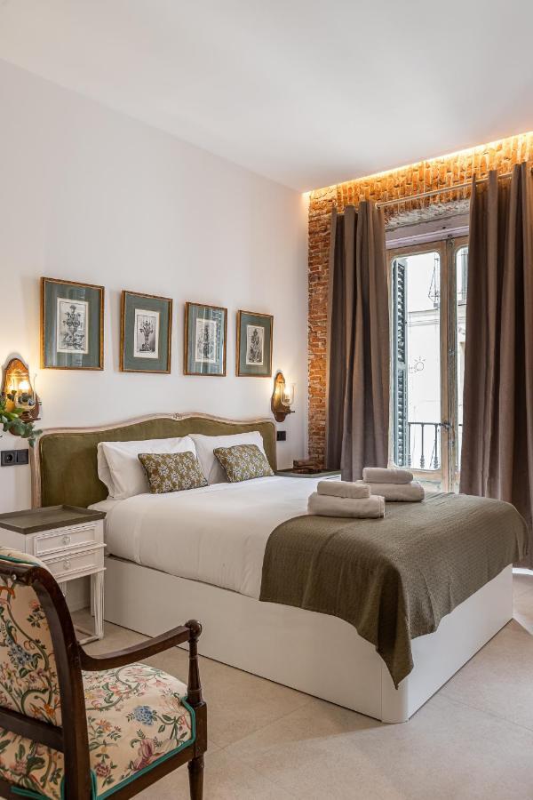 Queens House Chueca Madrid Bagian luar foto